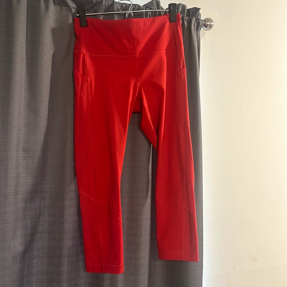 Red Lululemon cropped leggings- Size 8